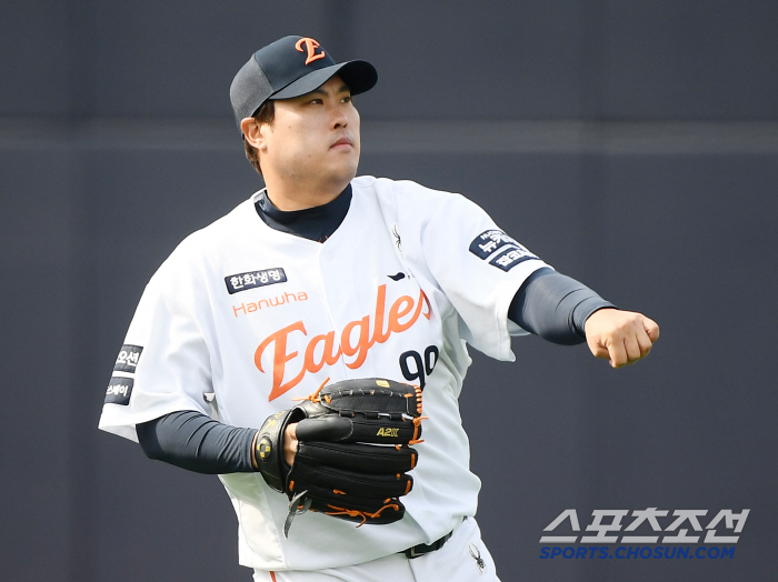 류현진도 깜짝 놀랐다! ML 78승 '비결' 전수…갑자기 찾아온 23세 …