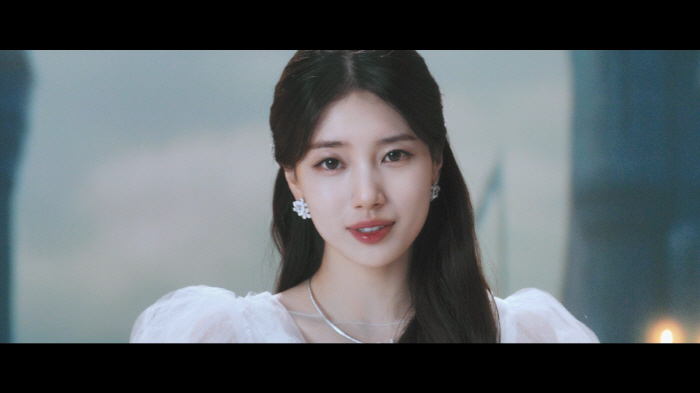 수지, 한국판 '백설공주'됐다..디즈니도 놀랄 역대급 미모
