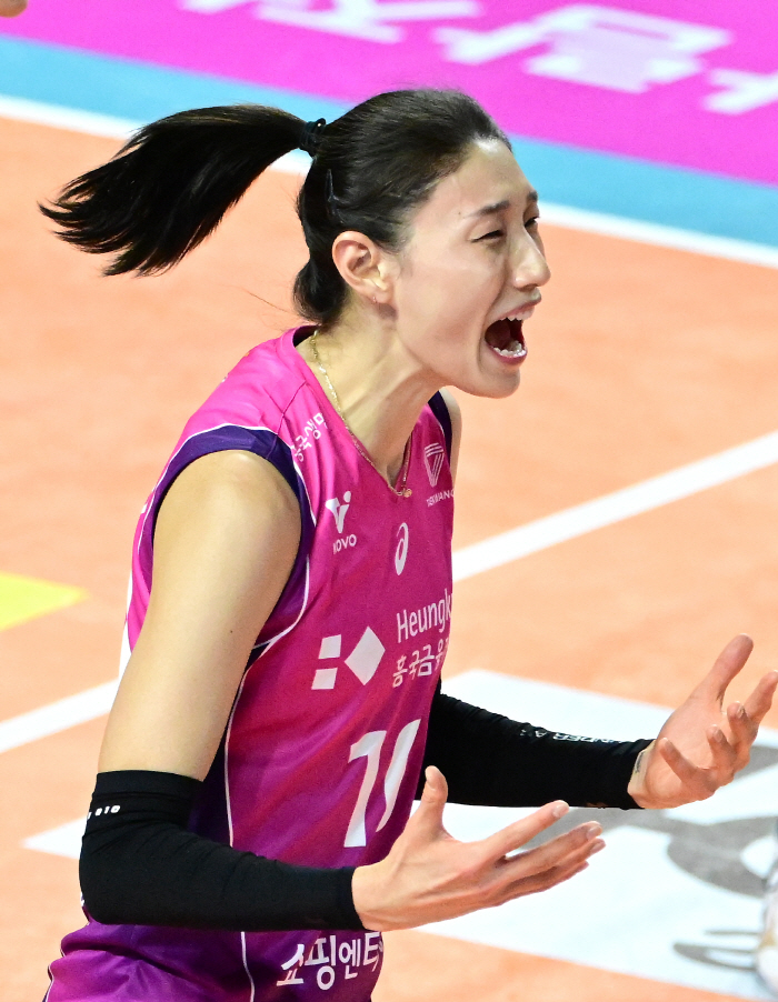 마지막 홈경기? "챔피언 결정전 남았잖아요"…김연경이 선사한 최고의 '홈…