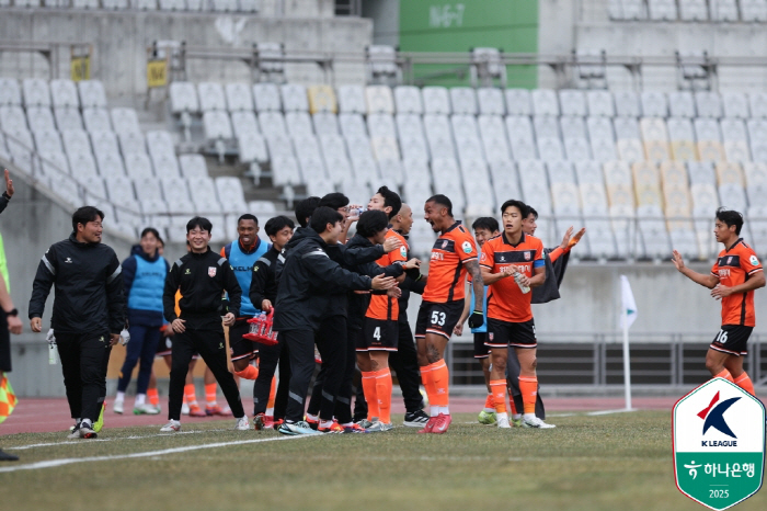 "화성 만만히 봐서는 안돼!" 예언 적중, '4경기서 승점 5' 차두리호 '초반 돌풍'