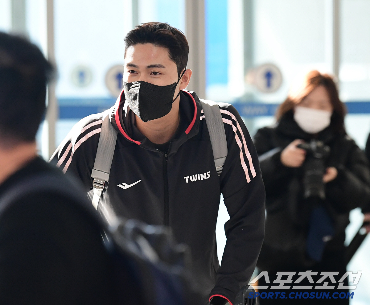 염갈량이 기다린 154km 파이어볼러 컴백. 1이닝 10개로 3명 순삭.…