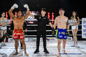김준화 2대1 판정승, 챔피언 벨트 지켰다. MAX FC 10주년 대회 성황리 개최