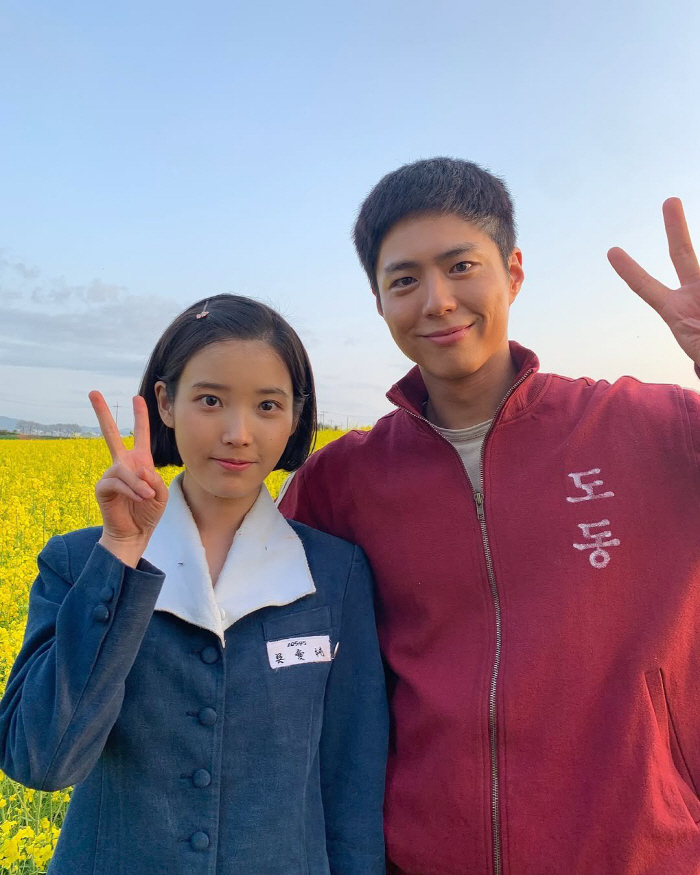 박보검 ♥아이유와 첫 키스하던 날..'폭싹' 비하인드샷 공개 [종합]