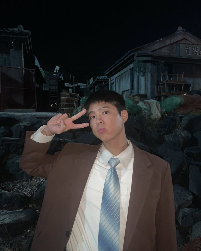 박보검 ♥아이유와 첫 키스하던 날..'폭싹' 비하인드샷 공개 [종합]