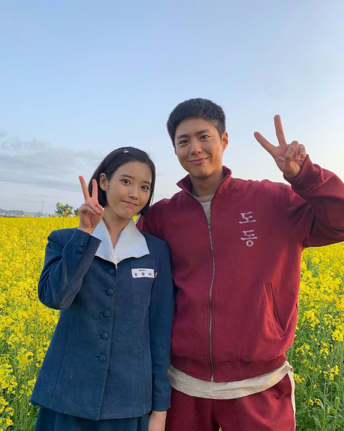 박보검 ♥아이유와 첫 키스하던 날..'폭싹' 비하인드샷 공개 [종합]
