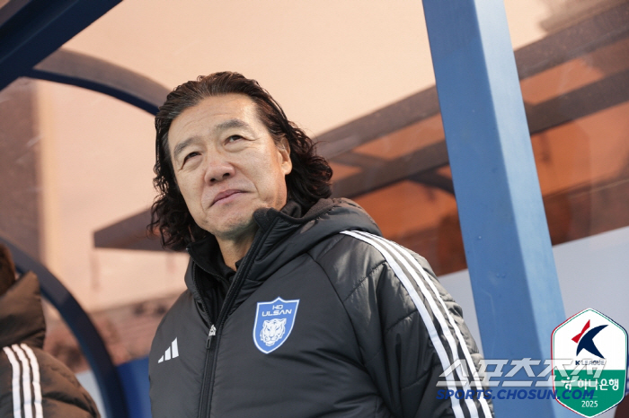 "에릭 데뷔전 데뷔골"울산,수원과 천신만고끝에 1대1무 '4경기 무패'.…