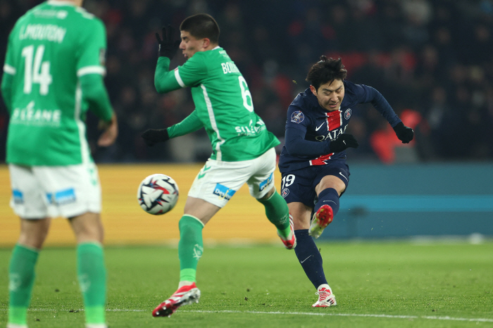 [속보]'괴물 폭격기' 오시멘 EPL 상륙! 아스널-맨유 '저울질'…이강…