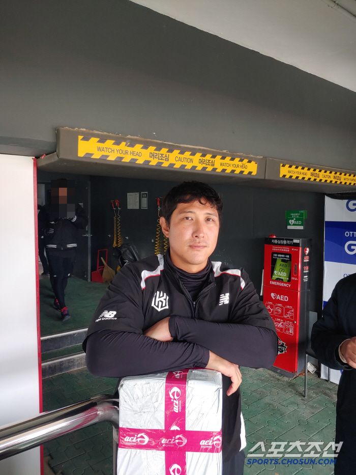이런 시련이.. 황재균은 풀이 죽어 보였다 "크게 할 말이 있을까요. 각오랄 게 없어요" [인터뷰]