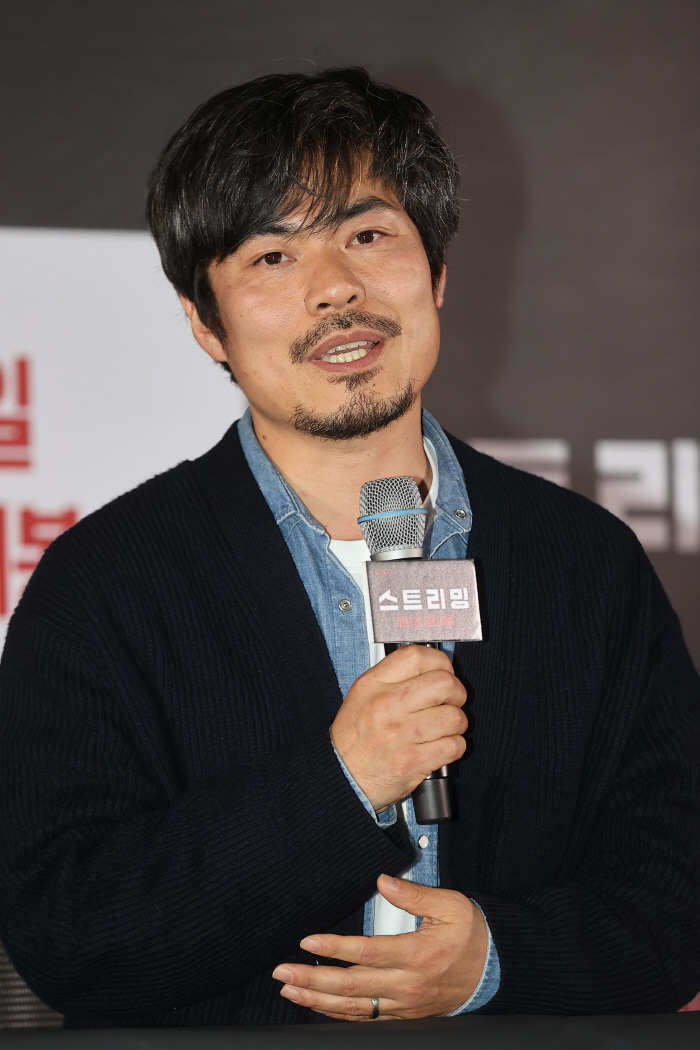 [SC현장] "원테이크 촬영 중 NG에 멘붕"…'스트리밍' 착한 강하늘 …