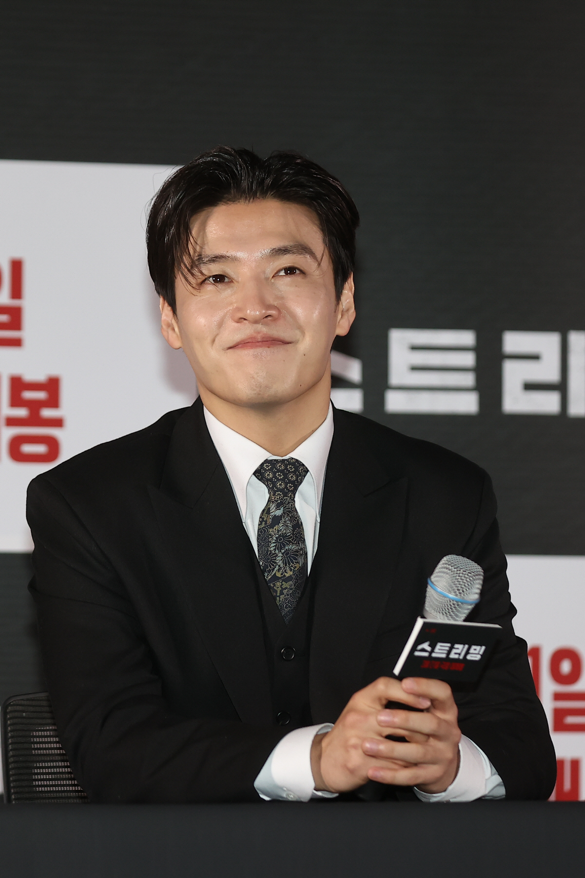 '스트리밍' 강하늘 "나 홀로 일당백 연기? 감독→스태프 모두가 같이 만…