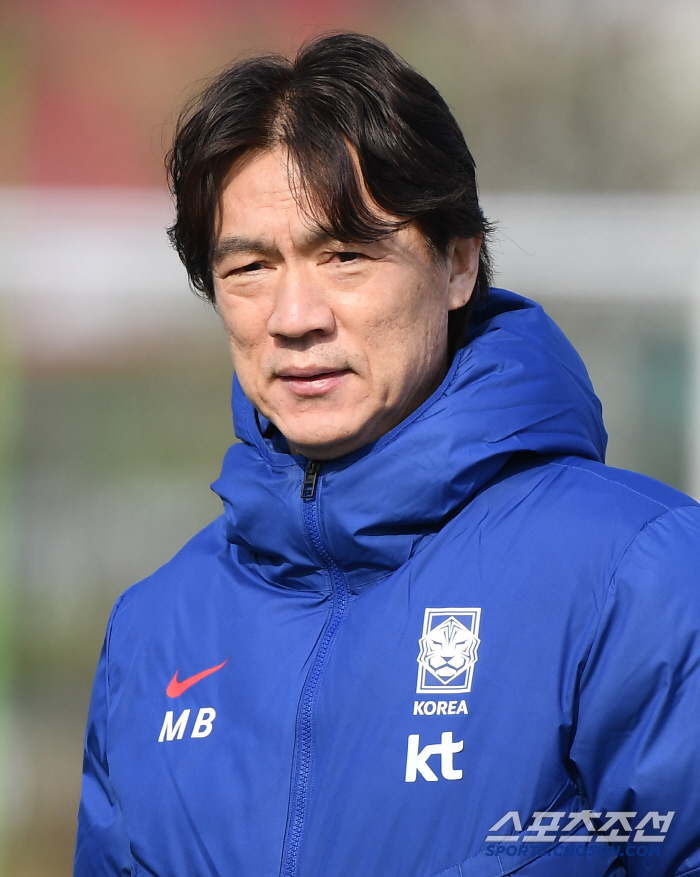 '김민재 혹사에 작심 발언' 홍명보 감독, 11회 연속 WC→자비는 없다…'수비 변수' 오만전 최정예 카드, 손흥민 첫 훈련
