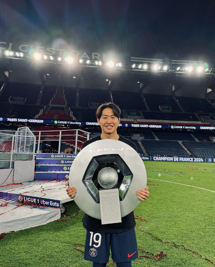 "너와 내 거리는~ '이강인'만큼 남았어~" 'PSG 행운의 19' LE…