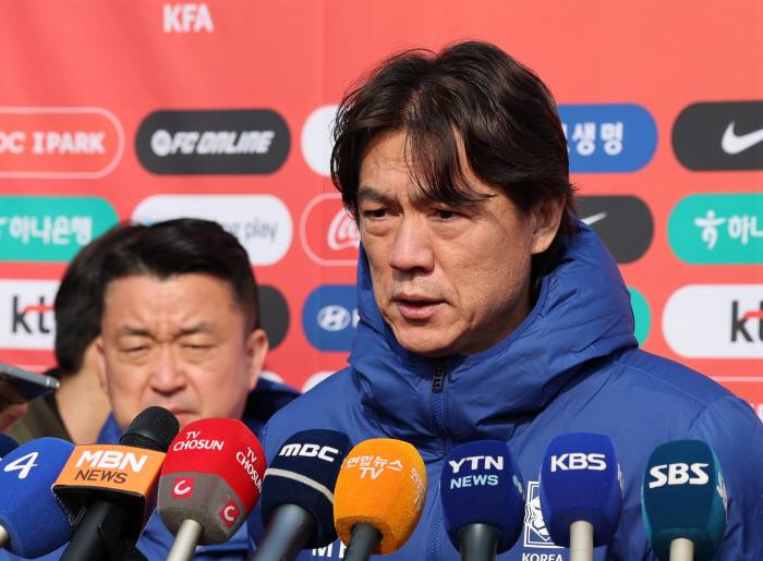 뮌헨-한국 대표팀 '갈등 격화' 독일 언론 주목…홍명보 감독 '김민재 부…