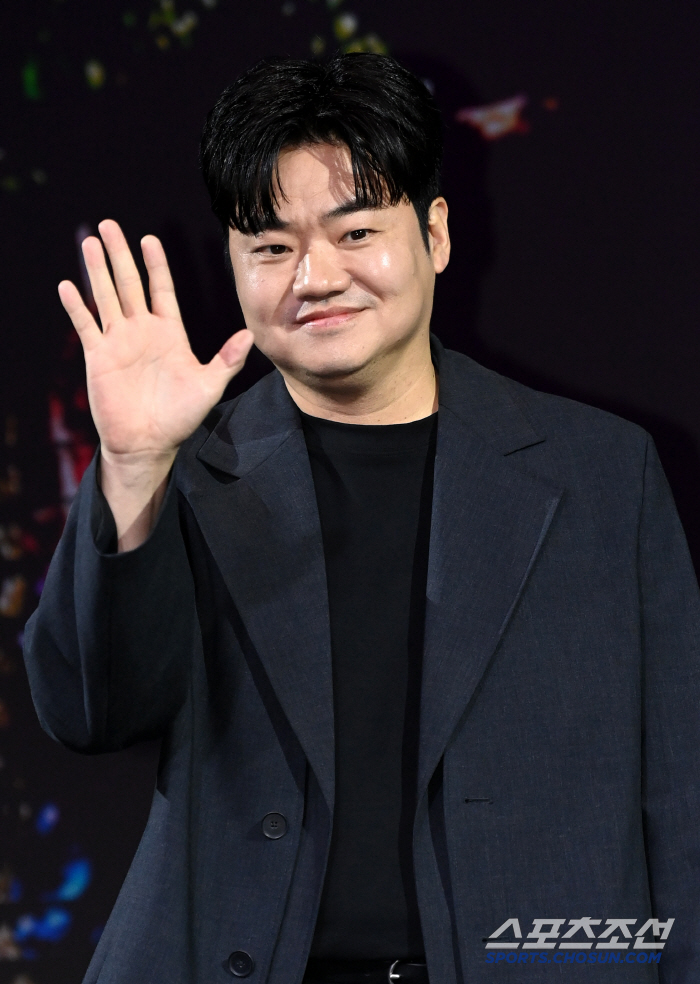 [포토] 신민재, 손인사도 멋짐!