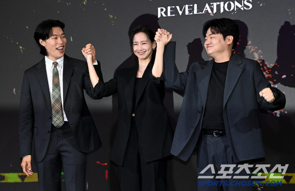 [포토] 류준열-신현빈-신민재, 눈부신 케미 뽐내며