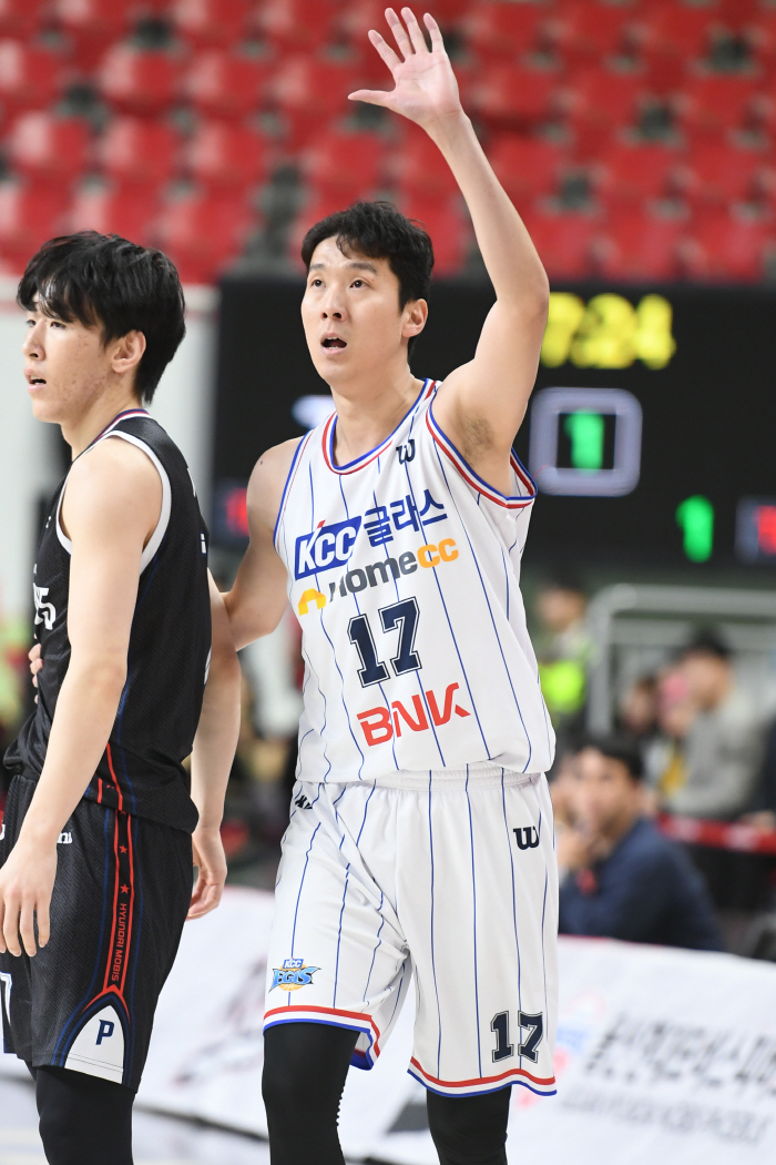 '정신줄 찾았다' 현대모비스, KCC에 진땀 복수전 성공…79-77승리 2연패 탈출, 2위 경쟁 재점화