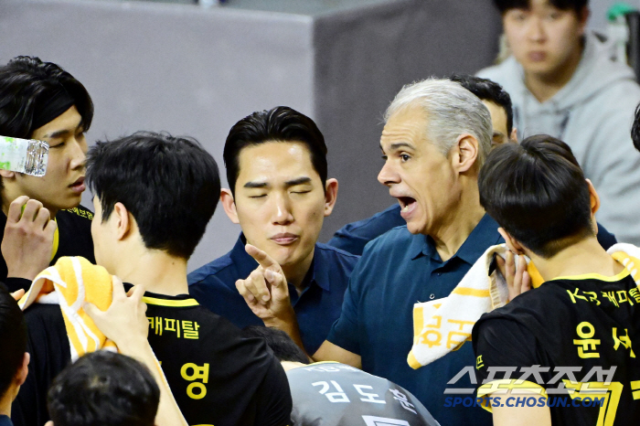 주전 빼고 0대3으로 졌는데 감독은 "오늘 경기가 가장 자랑스럽다" 극찬…