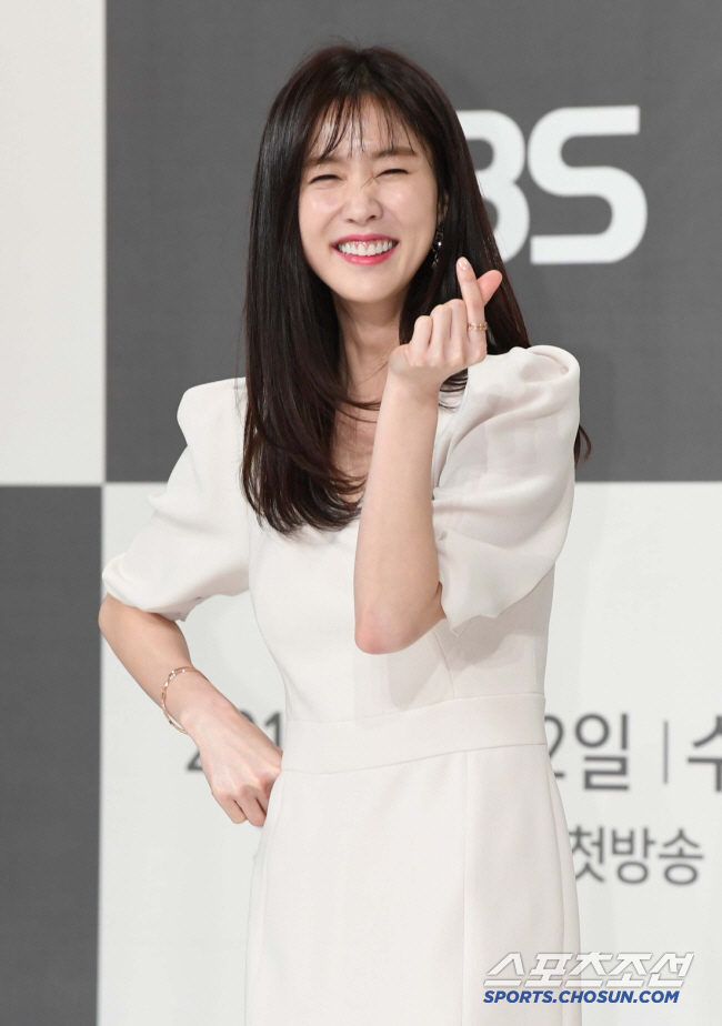 이수경, 구토로 시작해 수천만 원 술테크로 끝냈다...신동엽도 '인정'(솔로라서)