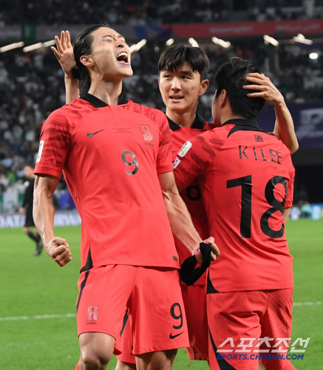 "그라운드가 그리워요" 드디어 '축구 근황' 공개한 월드컵 스타 조규성,…