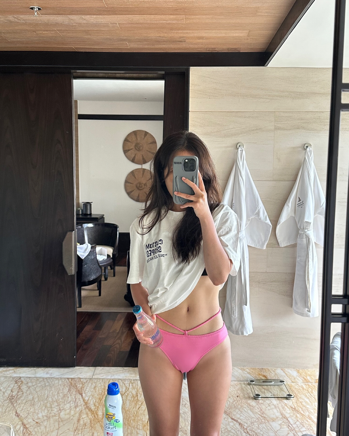 [SCin스타] 수영복 자태에 과즙미 폭발…민도희, 완벽 비율 ‘감탄’