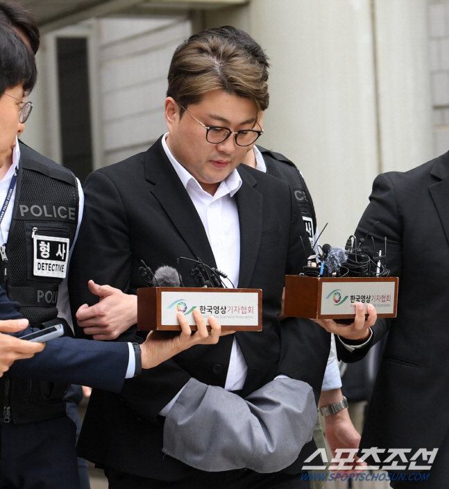 '반성문 100장' 김호중, 오늘(19일) 2차 항소심..'2년 6개월 …
