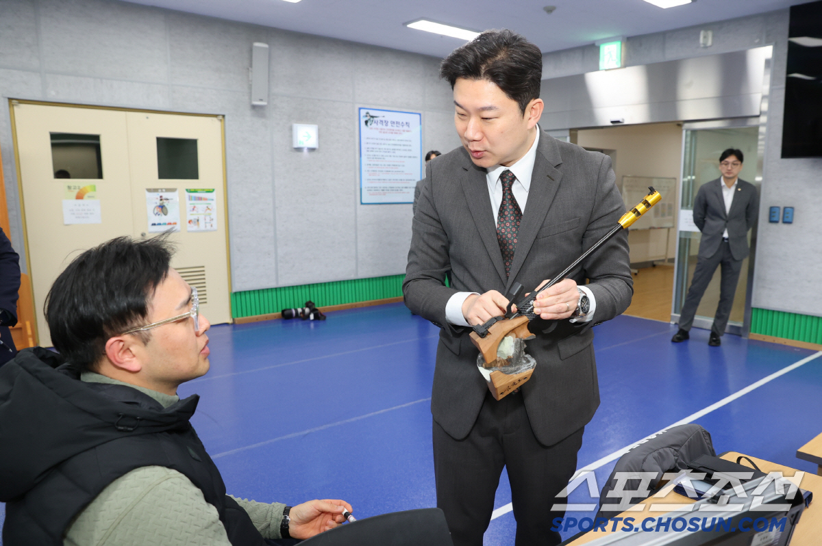 "장애인체육 현장 소통행보"'사격황제'진종오 의원,이천장애인국대선수촌 찾…