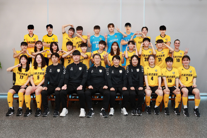 '베테랑과 함께 날아보자' 스포츠토토여자축구 '윤덕여호', 2025시즌 플레이오프 정조준