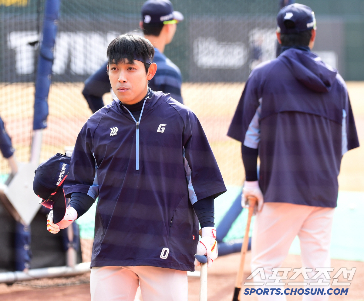 "출루율 4할 목표, 소원 들어주기로…" 롯데 가을야구 이끌 돌격대장, …