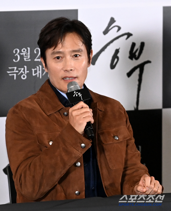 '승부' 이병헌 "실화라는 게 믿기지 않아..극단적 감정→정적으로 표현 힘들어"