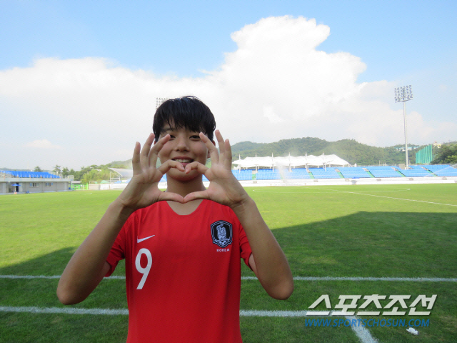 "韓여축의 미래"전유경 '괴물 홀란 옛팀'몰데FK위민 입단...등번호 9…