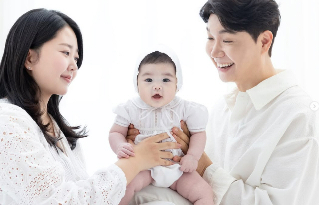 [SCin스타] '김다예♥'박수홍 딸, 인형 아니야? 생후 100일에 이…