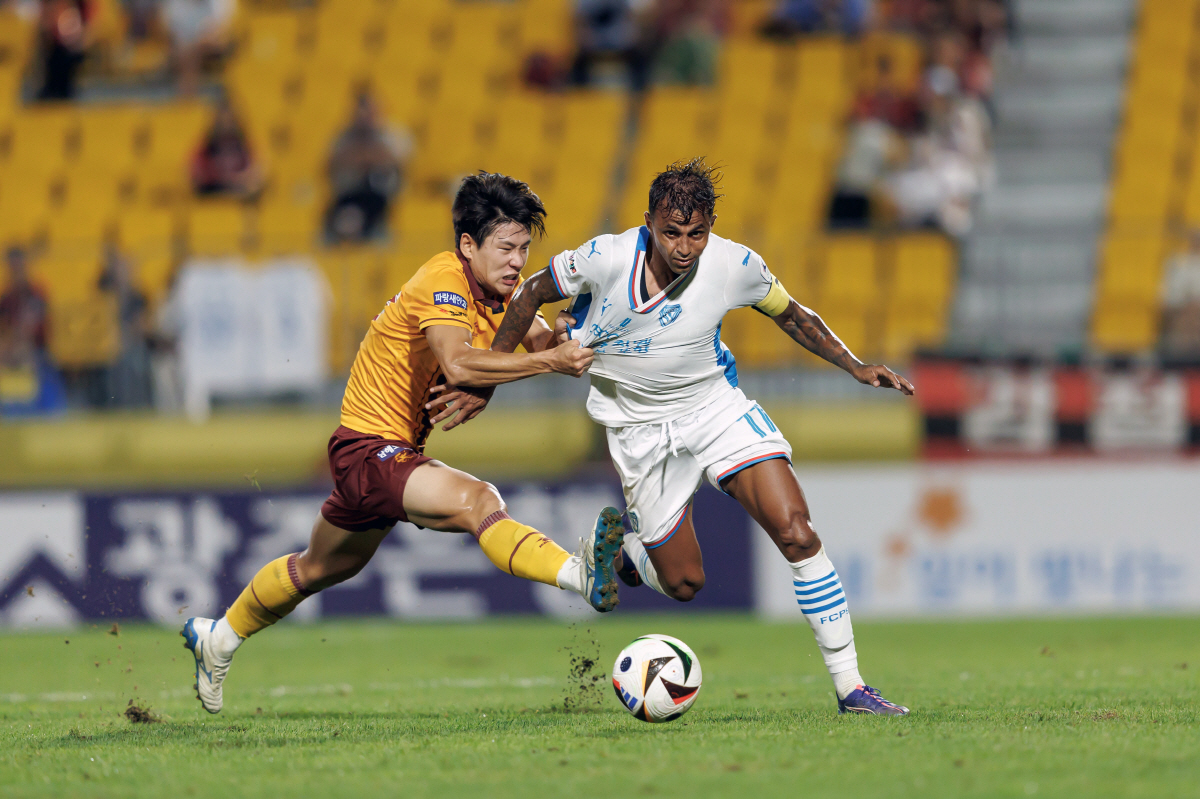 "아사니와 이태석은 없다" '유일한 무패' 광주, 첫 승 절실한 포항의 …