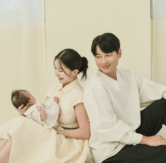 '이지훈♥' 아야네, "'대규모 돌잔치' 5성급 호텔서 연다...해외 생…
