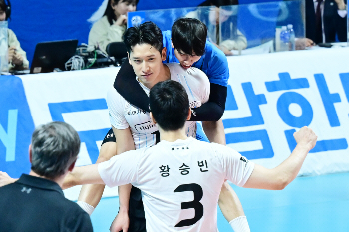 '은퇴' 문성민, 챔프전 안 뛴다 "선수로는 오늘이 마지막…홈팬들께 인사…