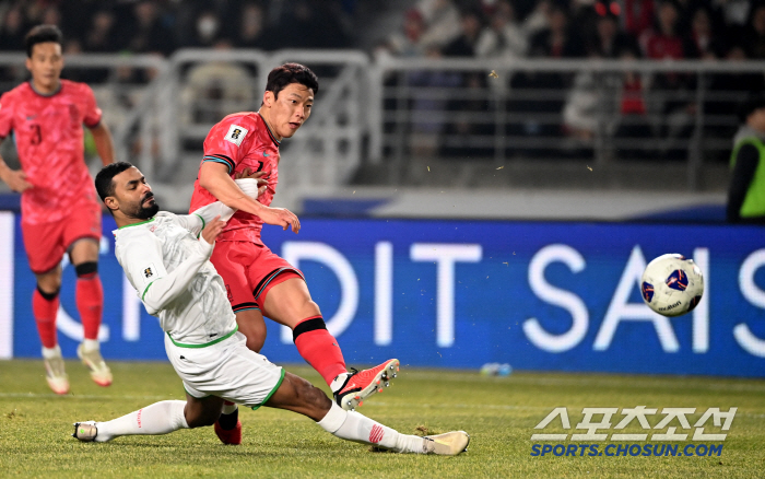 '첫 슈팅이 그대로 골!' 이강인 환상 킬패스→황희찬 마무리...한국 1-0 리드[오만전]