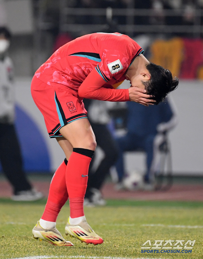 '공격 전포지션 누볐지만' 토트넘에 이어 대표팀에서도 침묵한 손흥민, 홍…