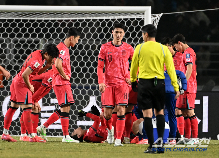 [오만전]'충격' 이강인 그라운드에 털썩→얼굴 감싸쥐며 아쉬움, 결국 스…