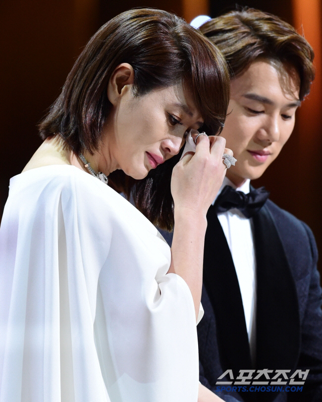 [창간인터뷰] "이찬혁 '파노라마', 아직도 심장 요동"…'청룡 여신' …