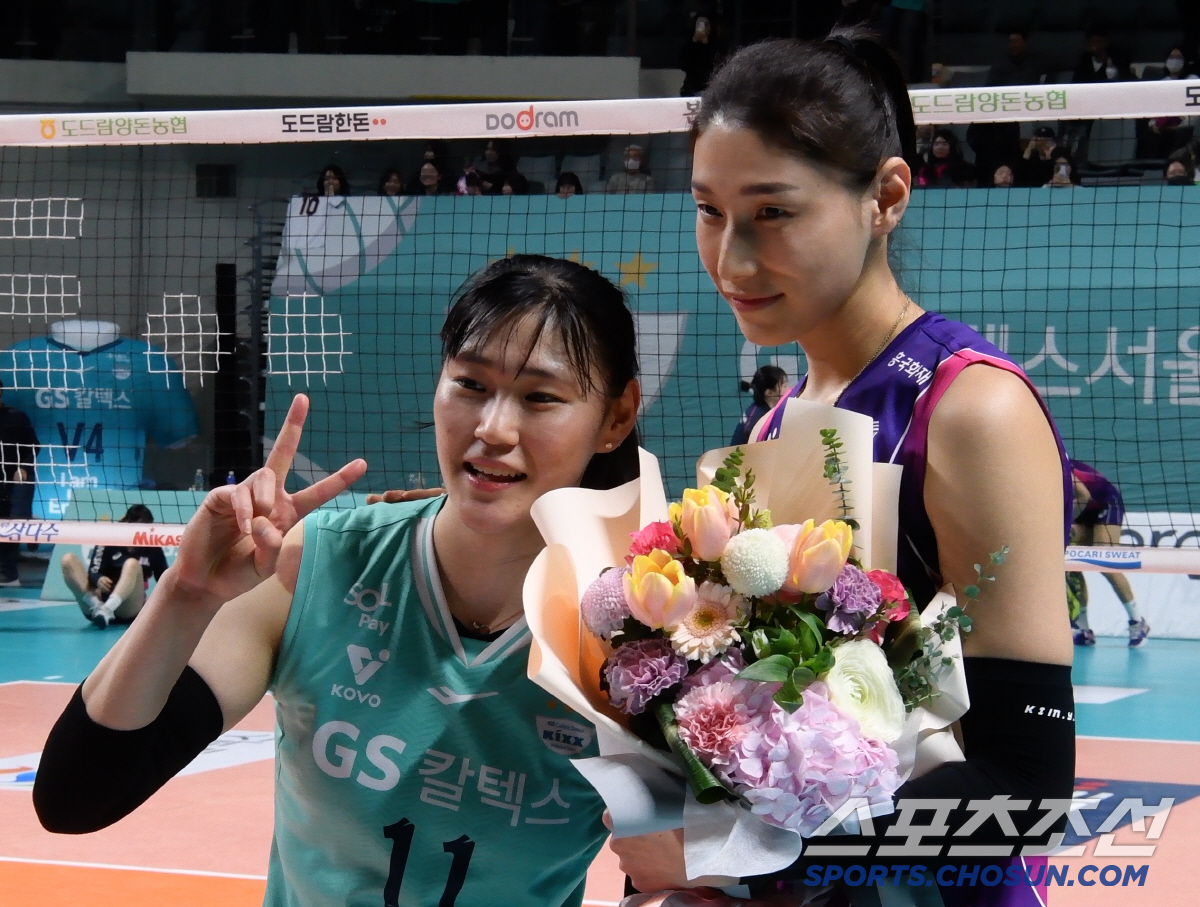 김연경의 대범한 호객 행위, 표정 굳은 서울 팀 선수와 팬들 [장충 현장…