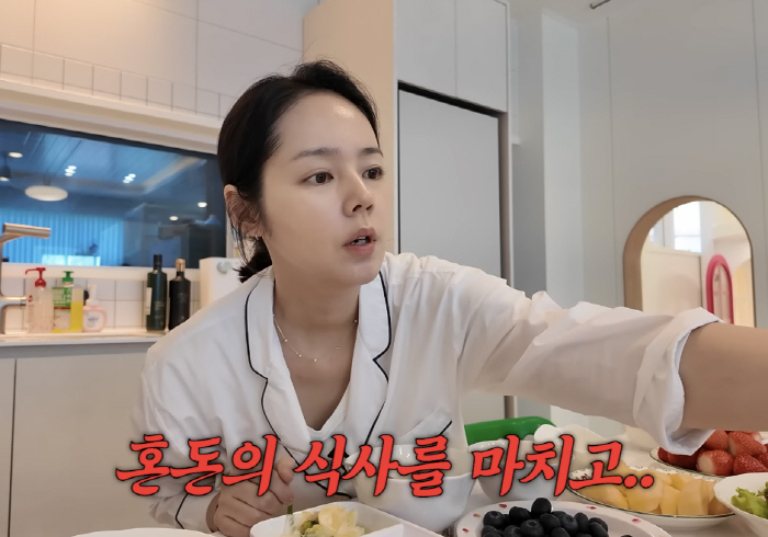 한가인, '대치맘 논란' 신경 안쓴다...보란듯 '자녀 식사 훈육법' 공…