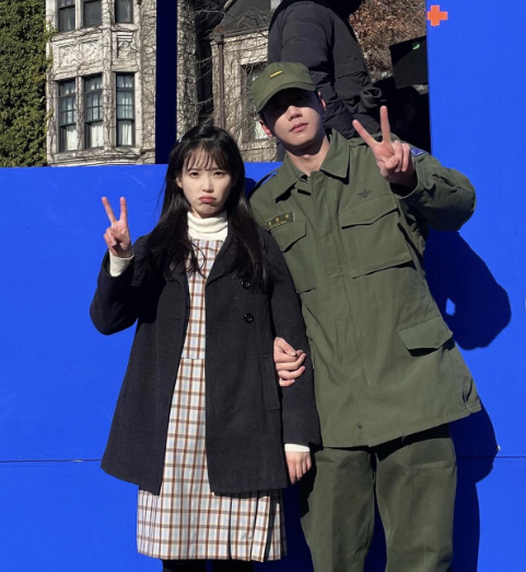 아이유, '폭싹' 비하인드 대방출..'금명이 남편 공개' 오늘(21일) …