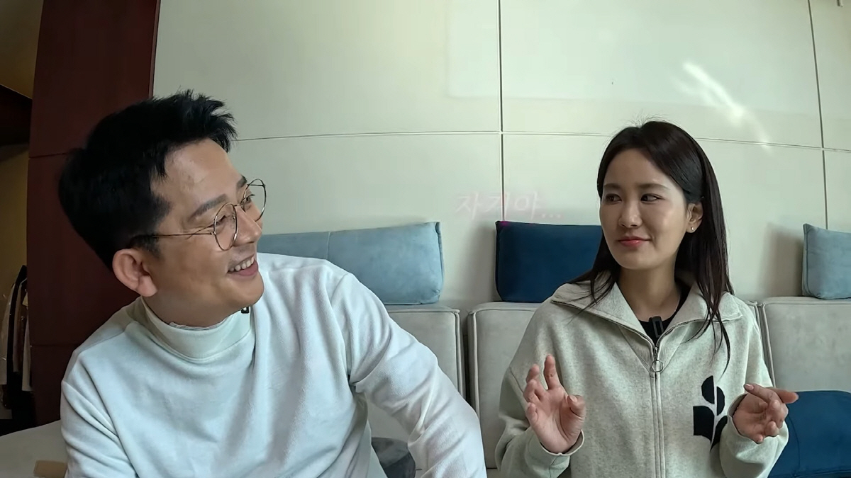 침대 위 금지 약속까지?… 김준호♥김지민, 현실 커플 티키타카('준호 지…