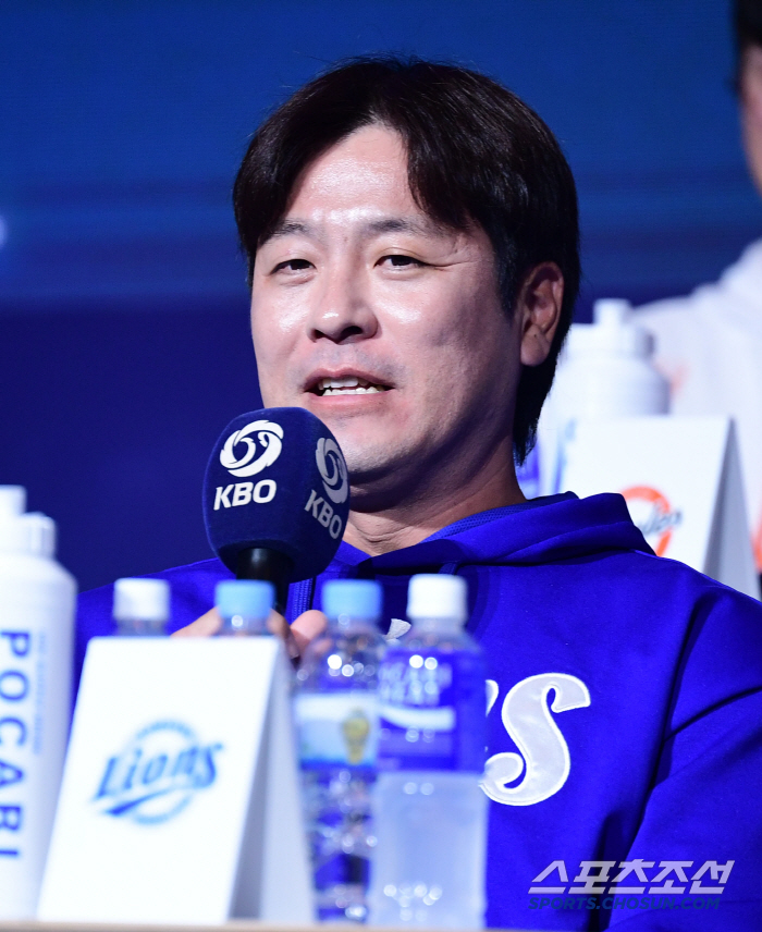 "우리가 쏠게. 우승만 해" 사상 첫 4번째 FA 앞둔 전설적 포수, "…