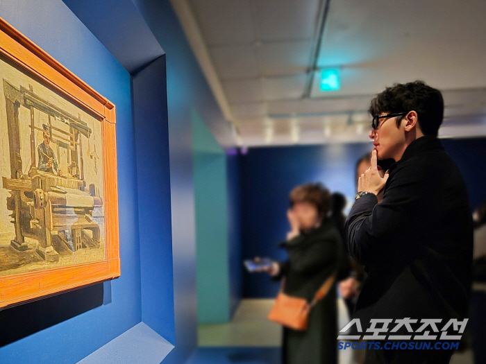 전시 마지막날까지 지창욱 발길 붙든 '그 그림', 반 고흐 작품 76점에 지창욱이 일일이 목소리를 남긴 이유는?
