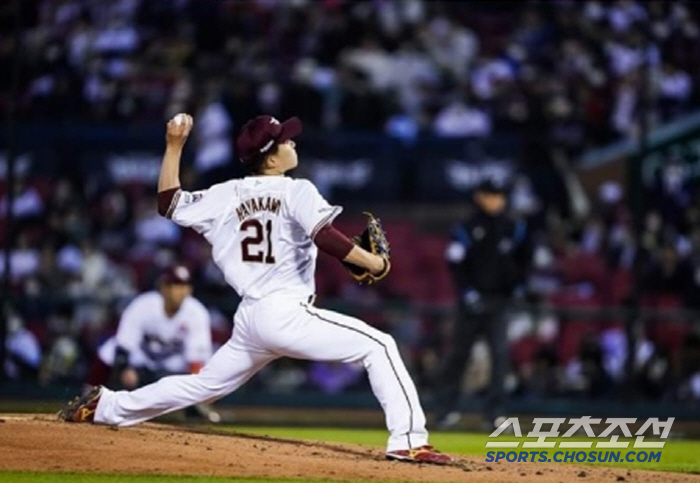 KBO 개막전 선발투수 모두 외국인인데…NPB는 12명 전원이 국내 투수…