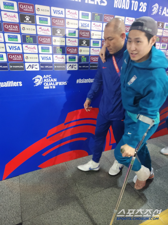 '멀뚱멀뚱' 정신줄 놓은 韓 축구, 이강인 아픔→황인범 복귀…홍명보호 요…