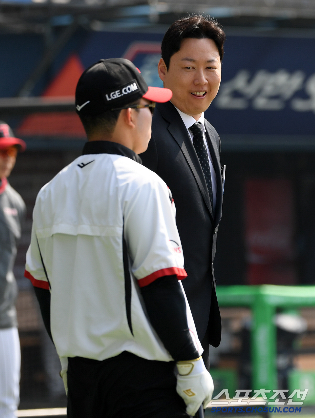 꼭 친정집 온 거 같네...! 해설위원 차우찬을 따뜻하게 반긴 쌍둥이네 …