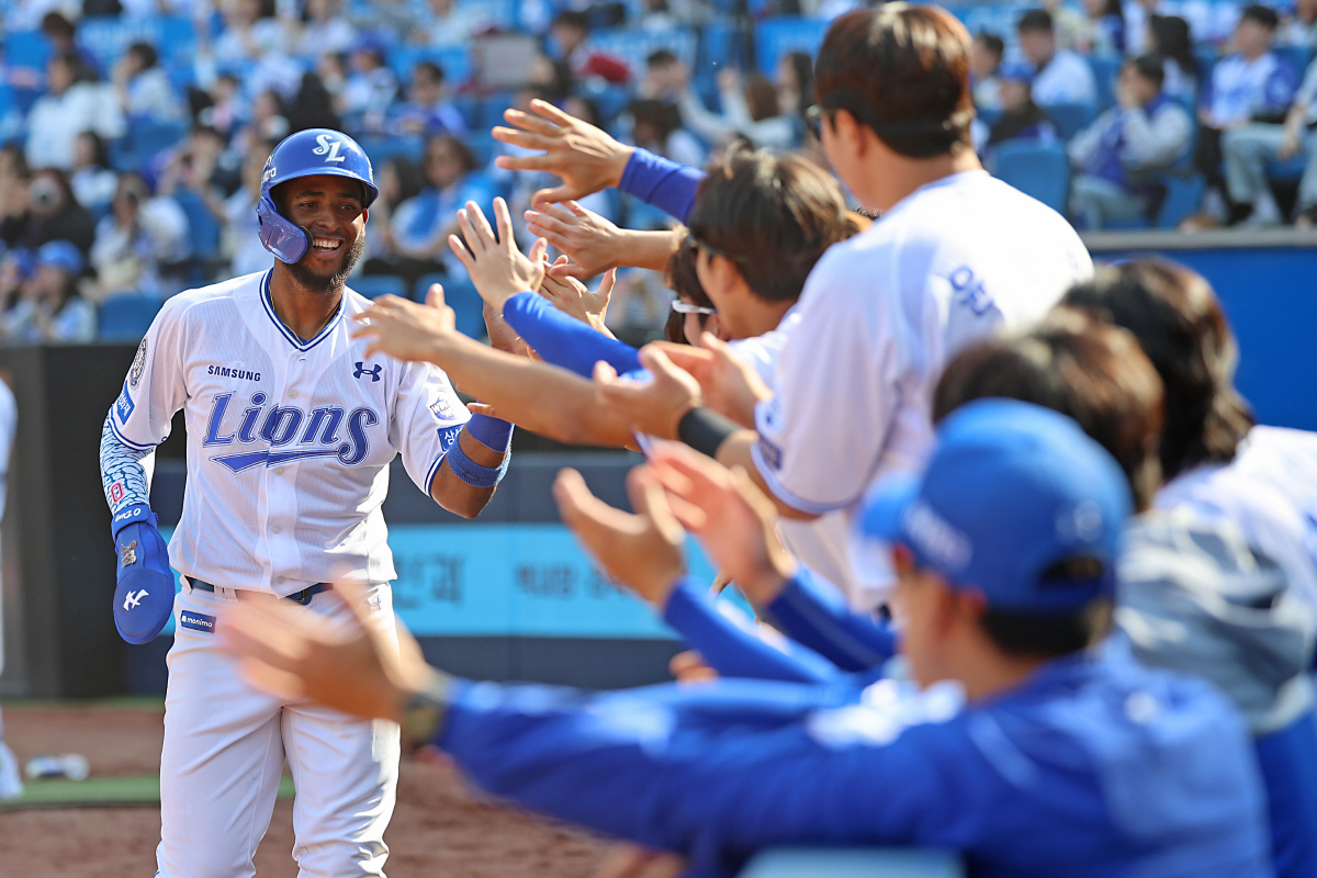 18안타 13득점, 삼성 2만4000 만원 홈팬에 대승 선사...구자욱 …