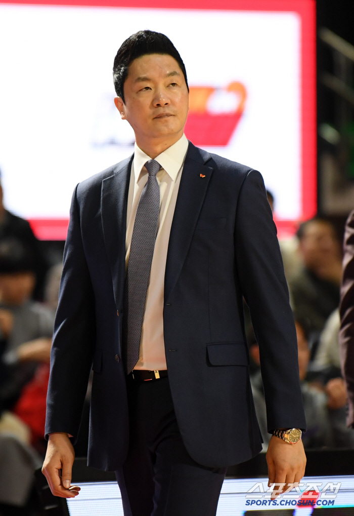 [현장인터뷰]전희철 감독 "3쿼터, '빅 라인업' 테스트" vs 전창진 …