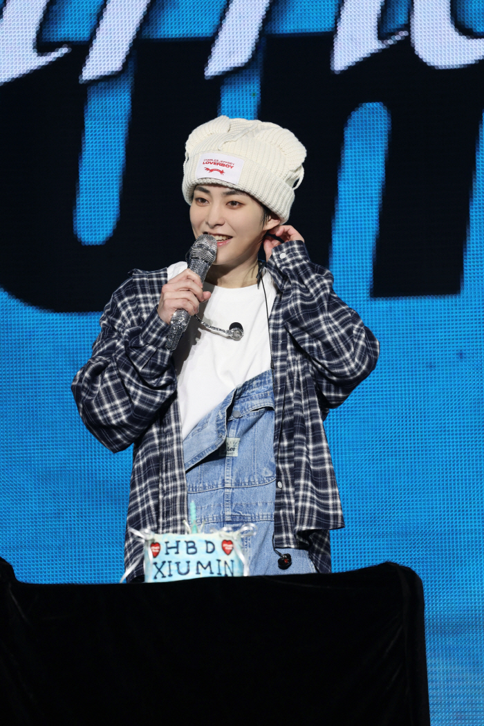 시우민, 첫 솔로 팬콘 성료…첸-백현도 깜짝 등장, 첸백시 훈훈 우정